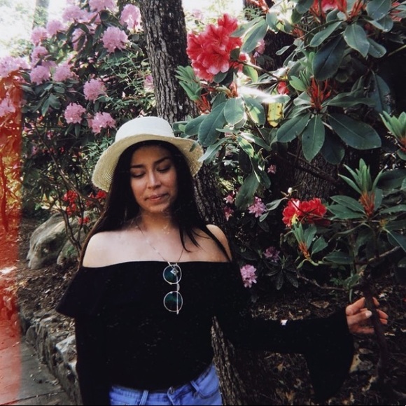 Supply & Demand Romantic Off Shoulder Top - Picture 2 of 7